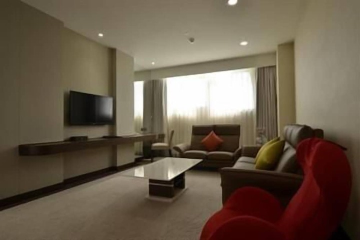 Room 28 of 53