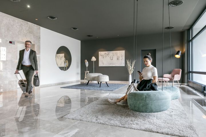 Entrance & Lobby