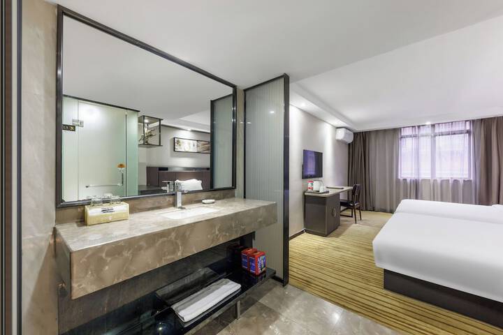 Room 35 of 53