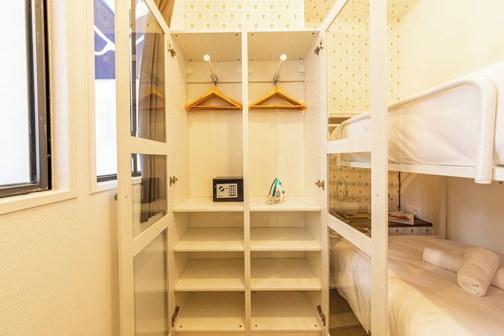 Room 46 of 118