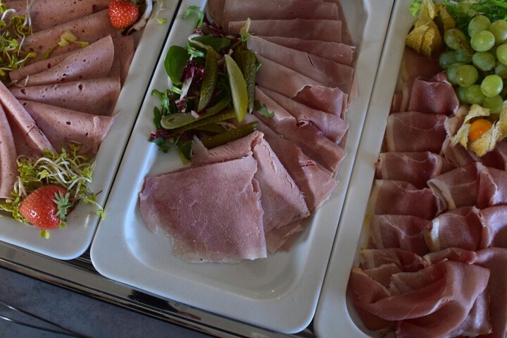 Dining 80 of 106