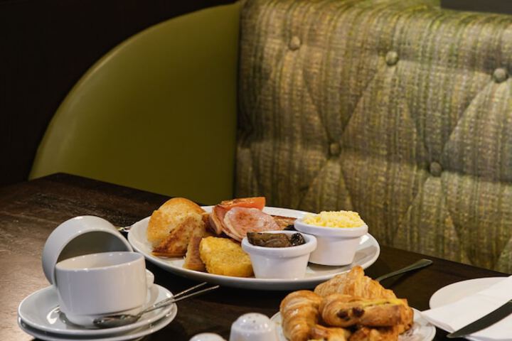 Breakfast/Coffee Service 19 of 25