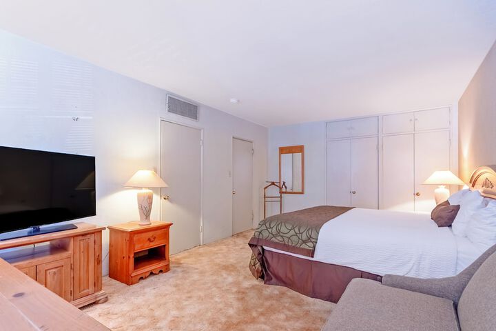 Room 44 of 77