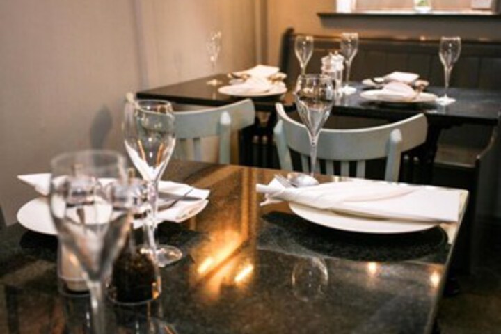 Dining 19 of 46