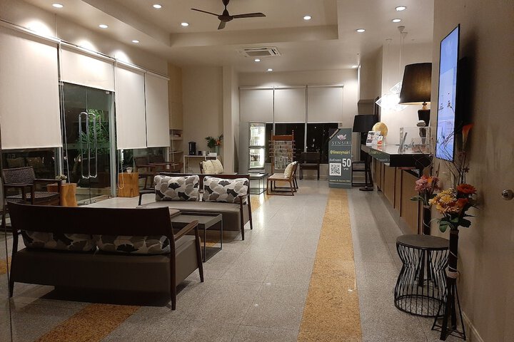 Entrance & Lobby