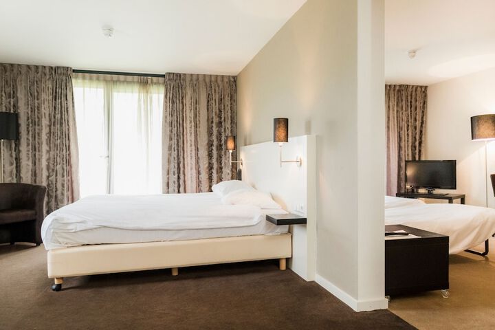 Room 10 of 46