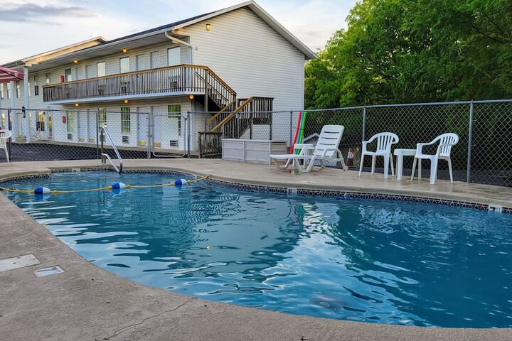 Pool 30 of 40