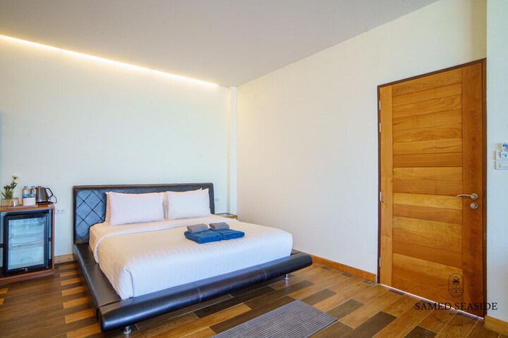 Room 7 of 170