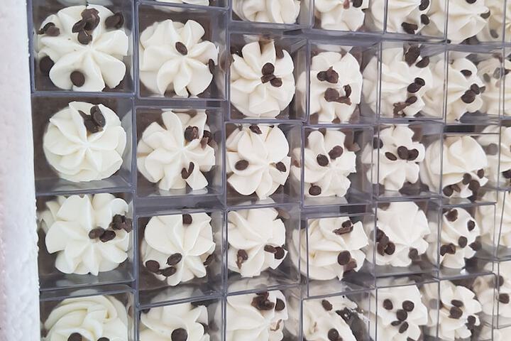 Lounge 38 of 94
