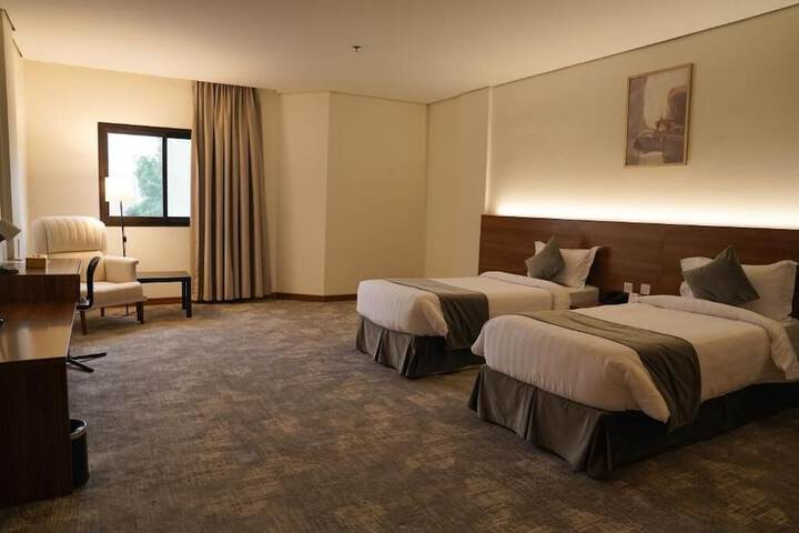 Room 2 of 27