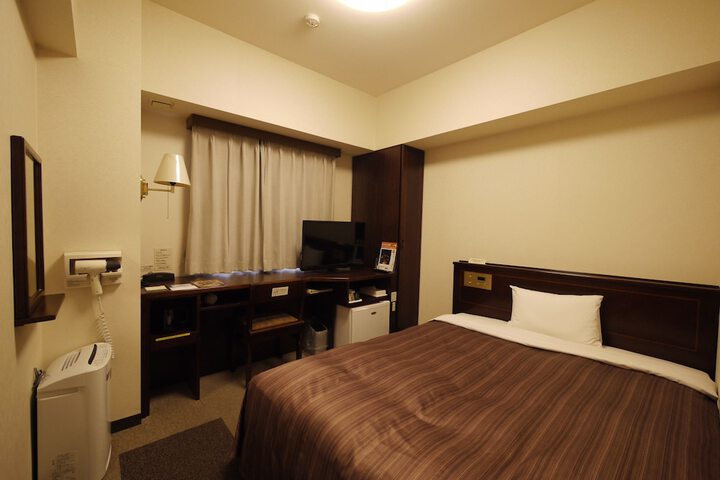 Room 8 of 52