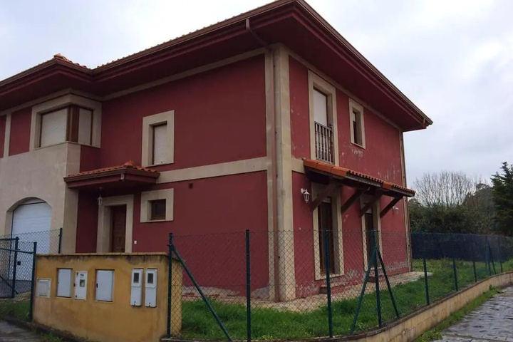 House With 5 Bedrooms in Casasola With Terrace