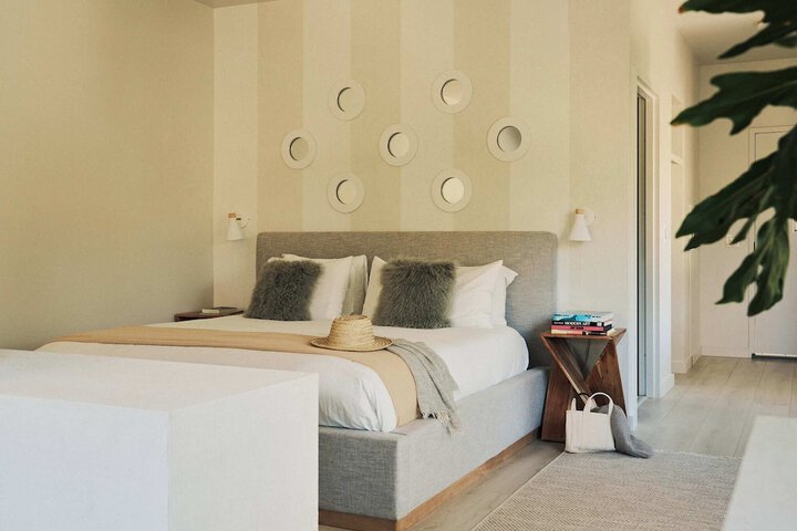 Room 3 of 18