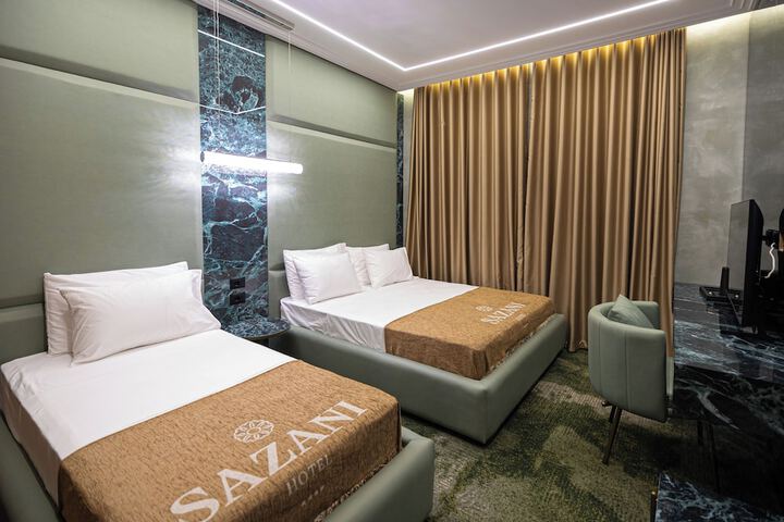 Room 5 of 12