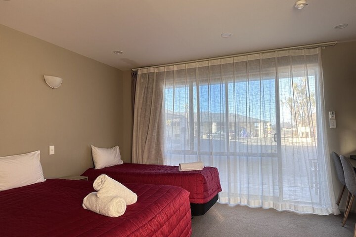 Room 26 of 86