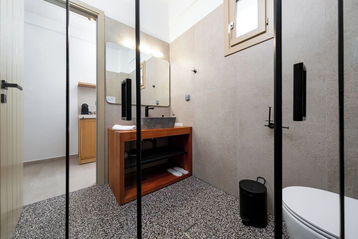 Room 65 of 97