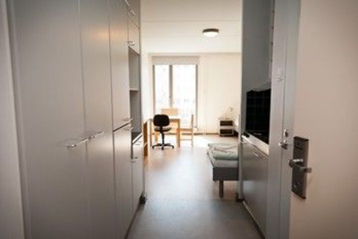 Room 56 of 95
