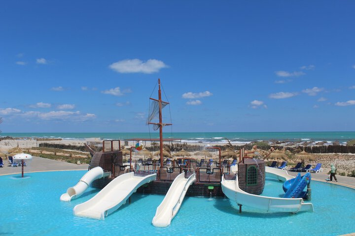 Hotel Pool