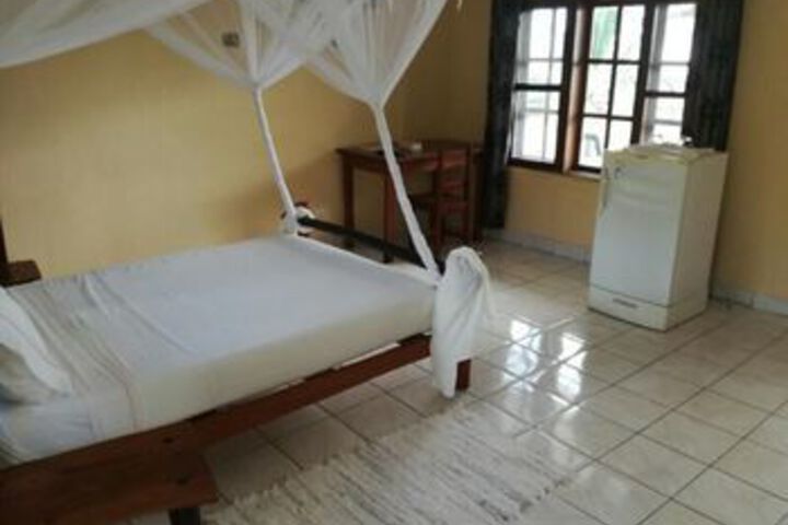 Room 7 of 25