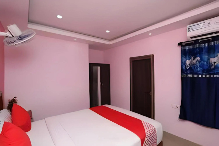 Room 2 of 3