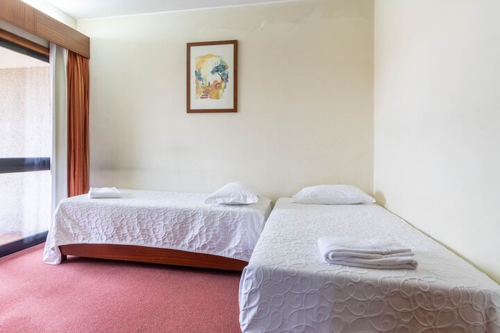 Room 6 of 75