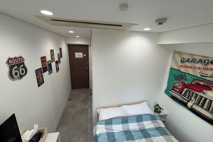 Room 25 of 62
