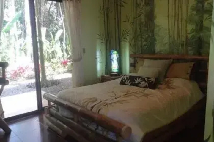 Room 6 of 11