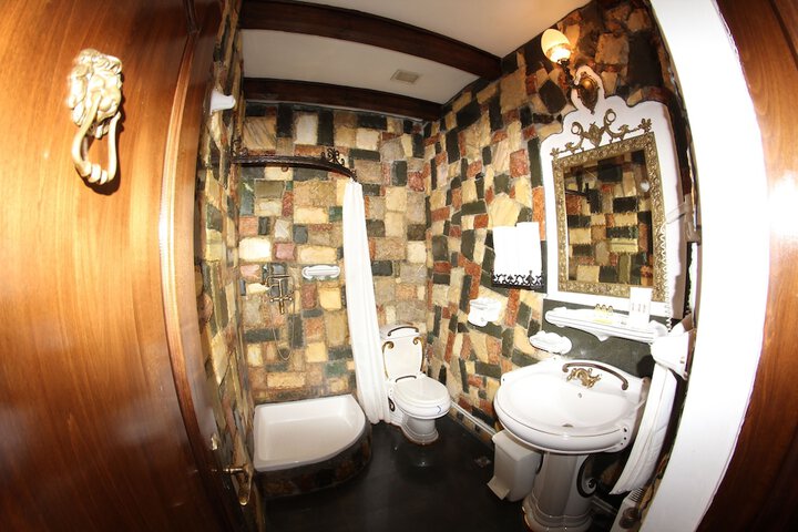 Room 43 of 91