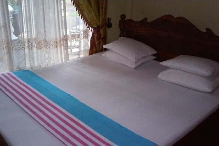 Room 3 of 49