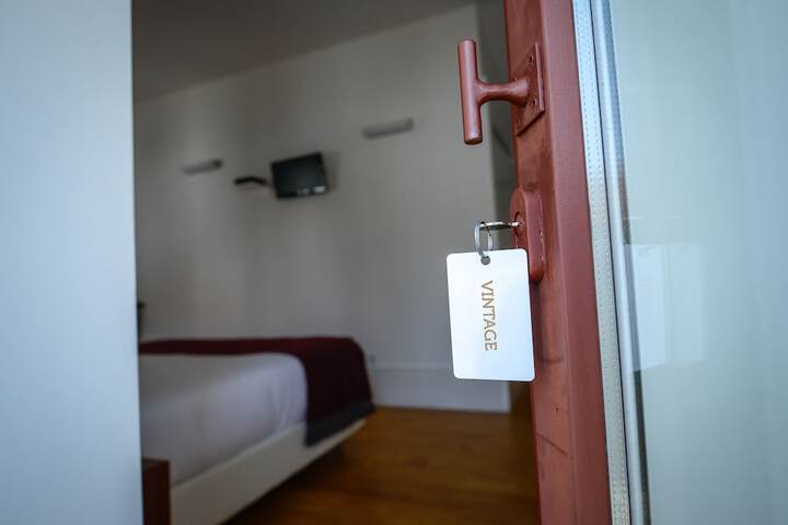 Room 8 of 70