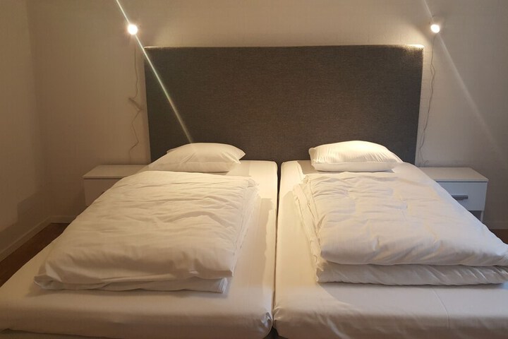 Room 8 of 36