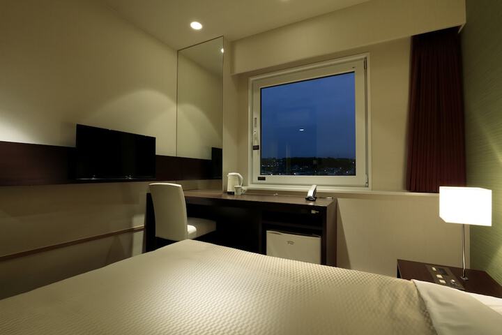 Room 25 of 49