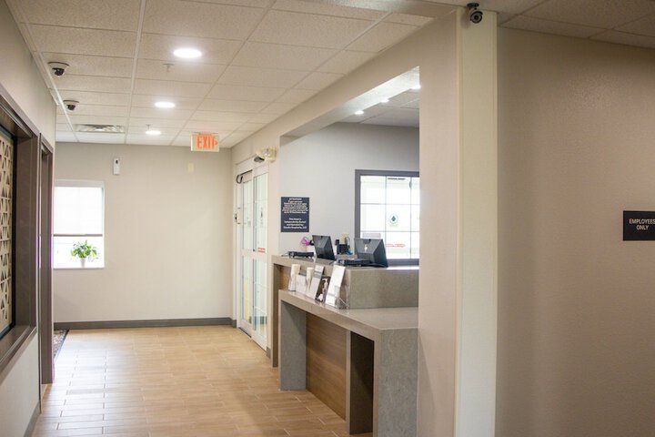 Check-in/check-out kiosk