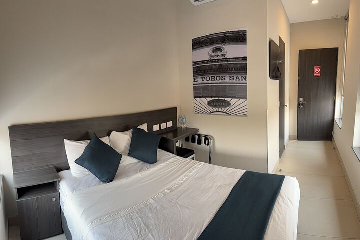 Room 10 of 24