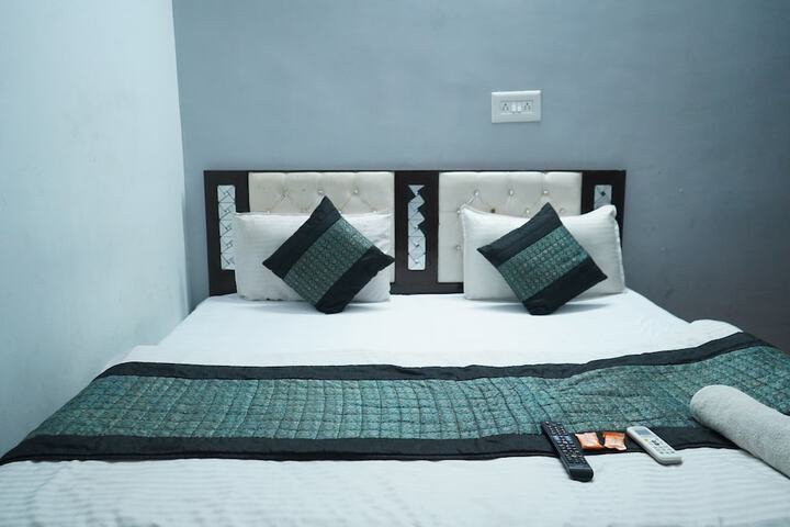 Room 4 of 6