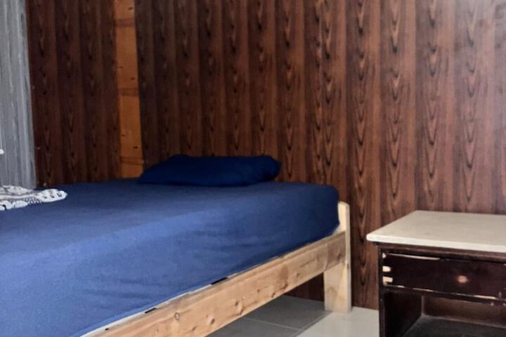 Room 12 of 16