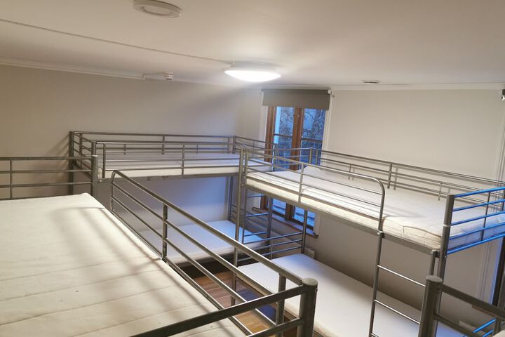 Room 6 of 14