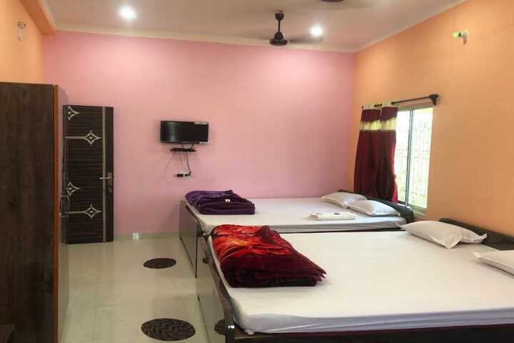 Room 6 of 10