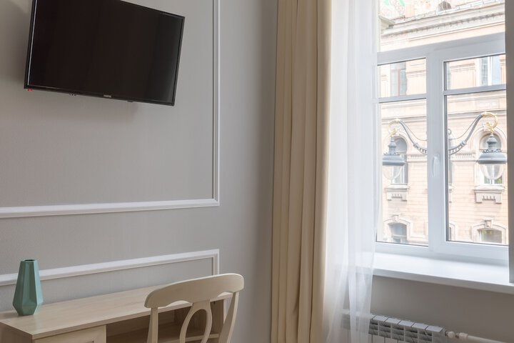 Room 12 of 32