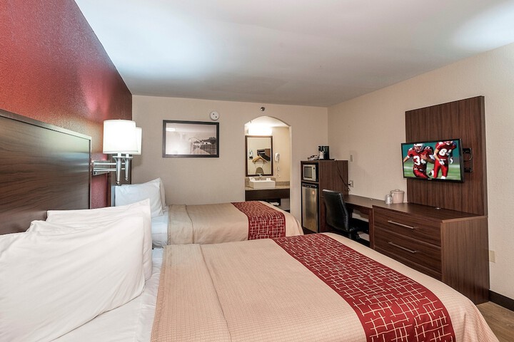 Deluxe 2 Double Beds (1 of 15)