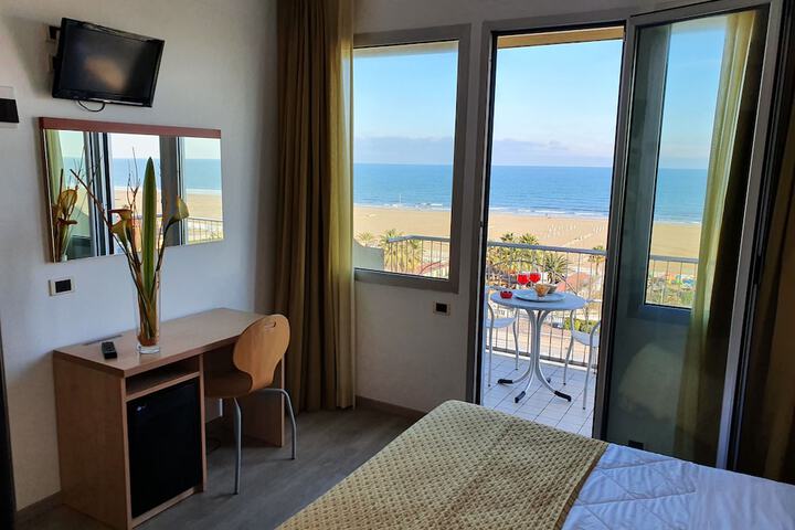 Room 14 of 35