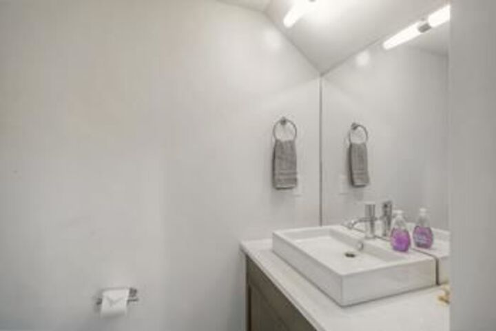 Room 5 of 24