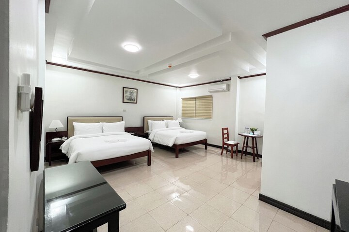 Room 4 of 29