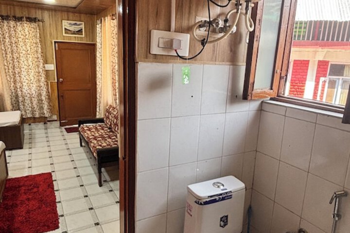 Room 48 of 57