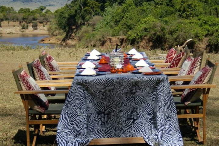 Dining 15 of 16