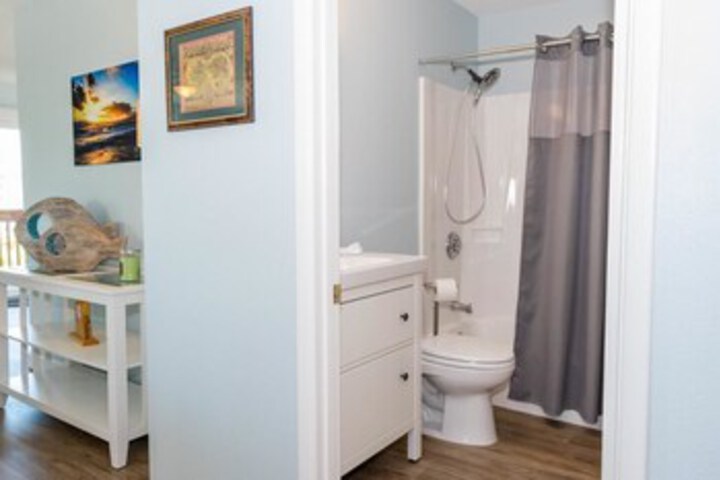 Room 4 of 36