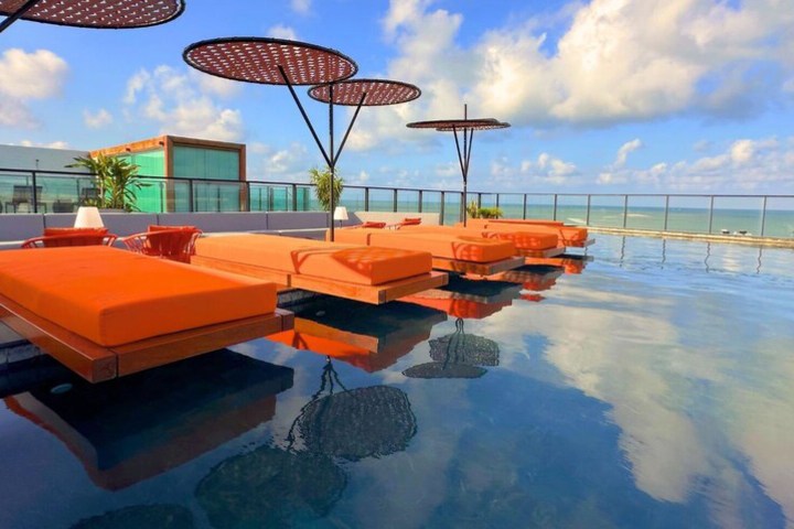 Pool 13 of 24