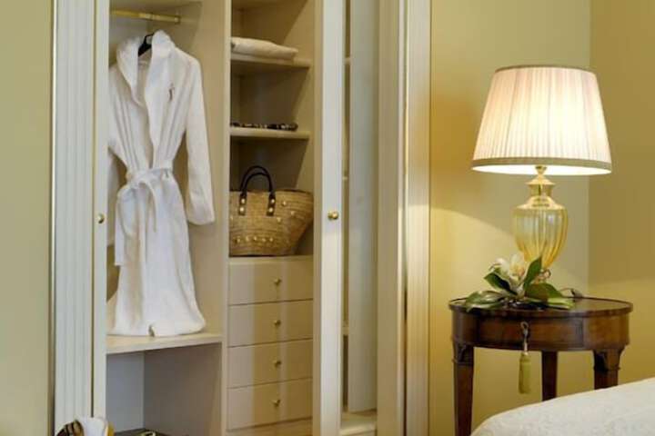 Room 15 of 78