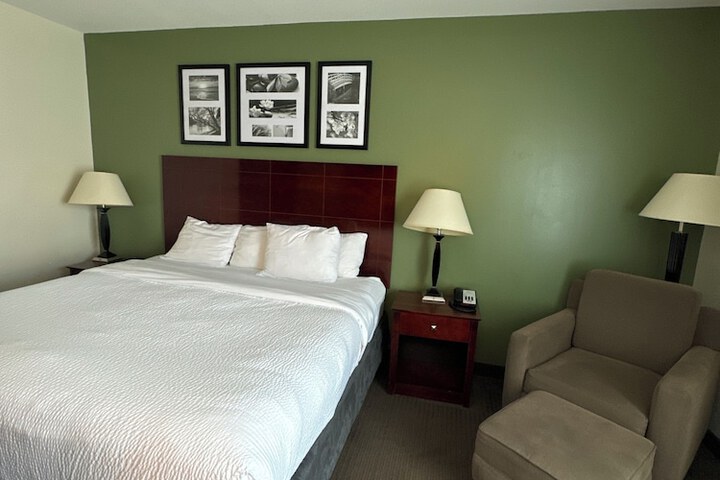 1 King Bed (12 of 22)