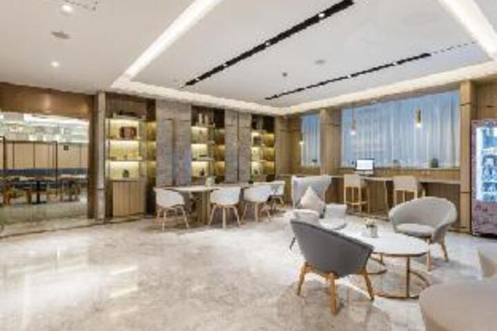 C & D Hotel